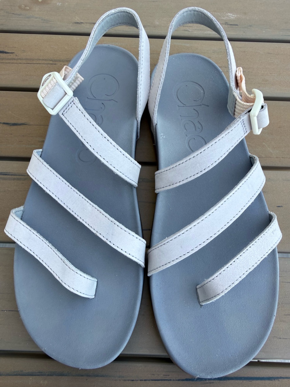 NWOT Chaco Women's Light Gray Strappy Slingback Sandals